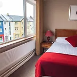 Hotel Alcock & Brown
