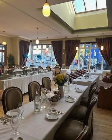 Hotel Alcock & Brown 3*