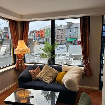 Alcock & Brown Hotel 3*