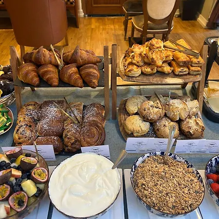 Hotel Alcock & Brown