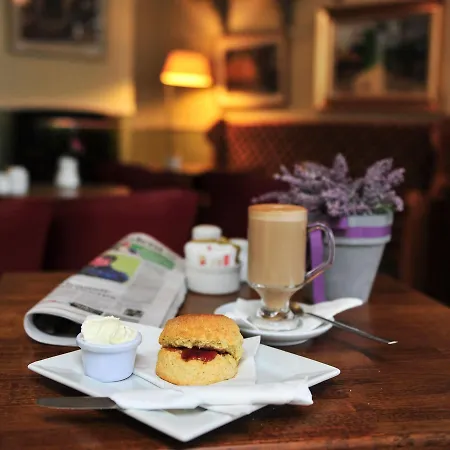 Alcock & Brown 3* Clifden