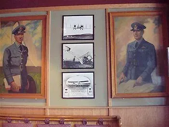 Hotel Alcock & Brown