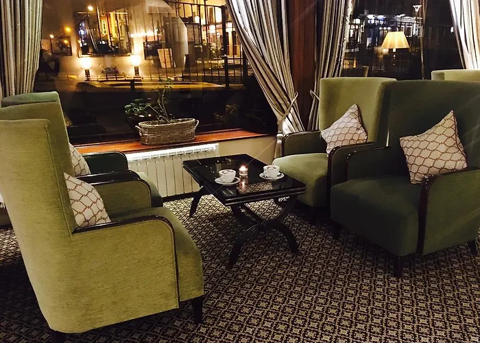 Hotel Alcock & Brown