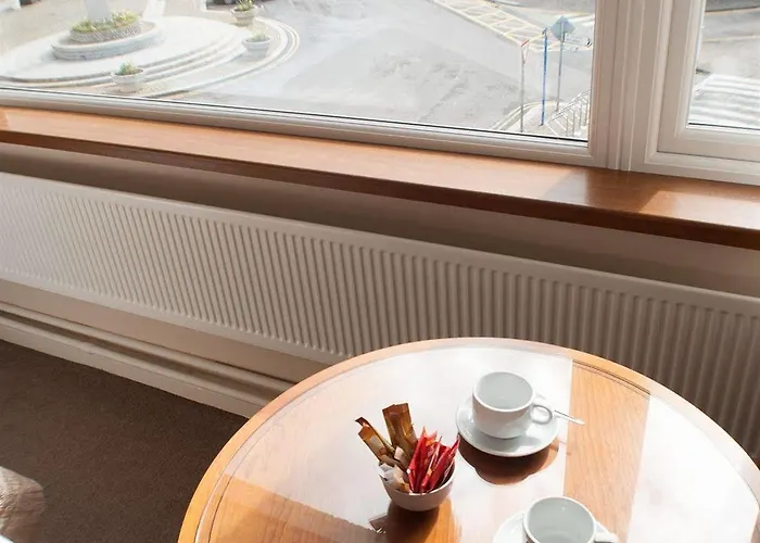 Alcock & Brown Hotel 3*