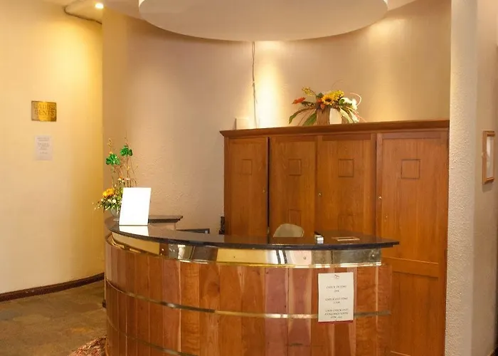 Alcock & Brown Clifden